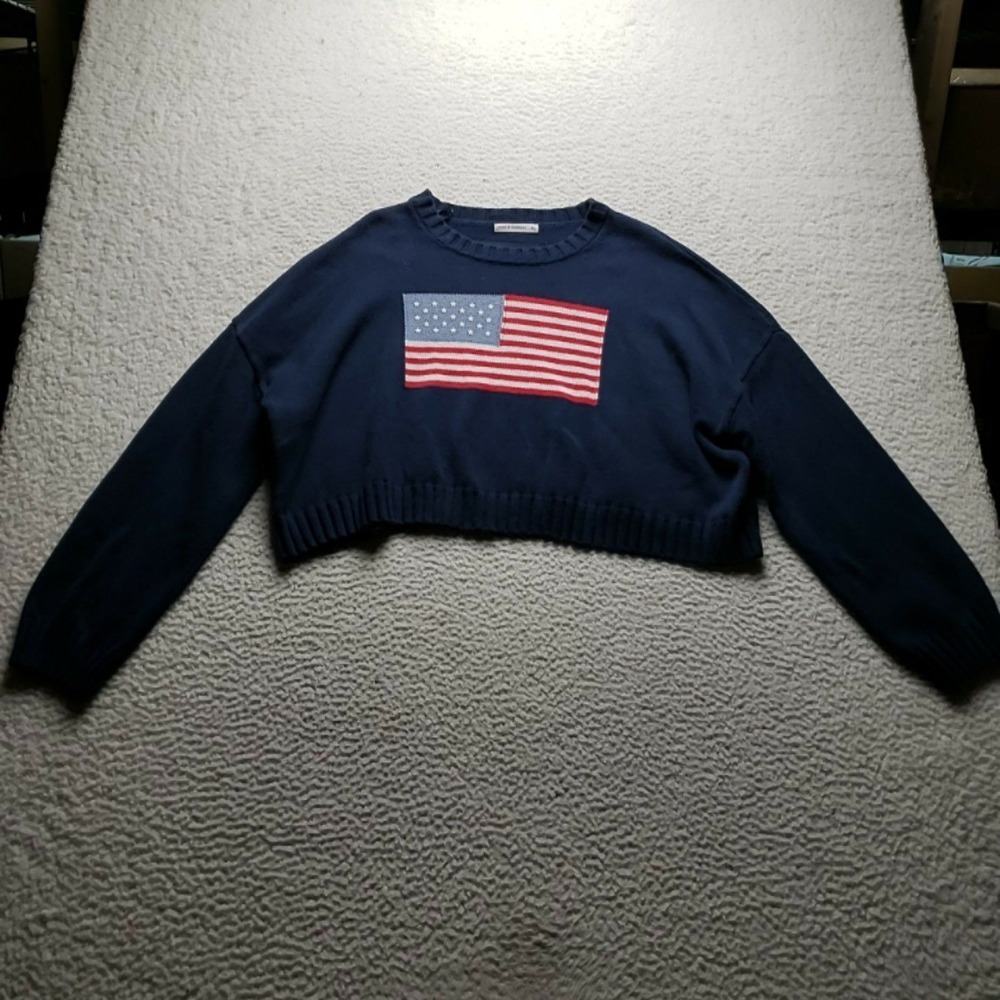Moon & Madison Sweater Womens XL Blue Flag Crew Neck Cropped Knit Pullover USA